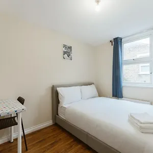 Mile End 57a , London United Kingdom
