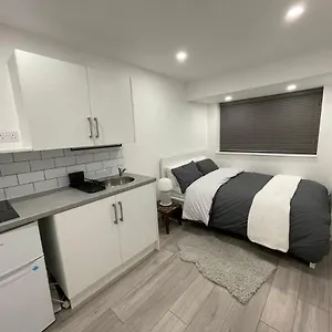 Guest house Guest Room-studio, Woolwich, London